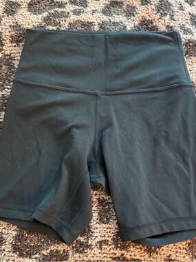 Lululemon Align Sz 6 shorts